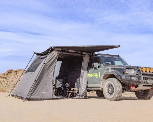 Room DeltaWing 180° Awning