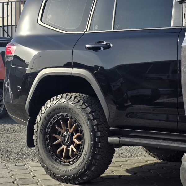 LC300 RAID BULL BAR